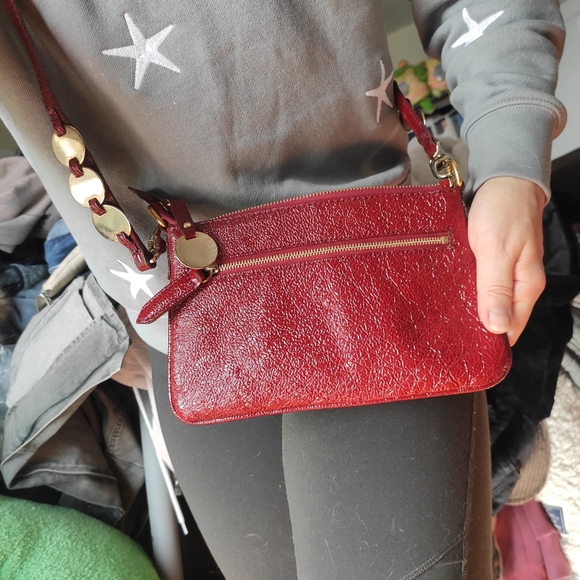 TOSCA BLU Italian Designer Cherry Leather Coffee Run Crossbody Bag - Picture 4 of 16